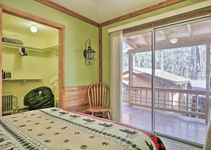 Porch, Grill + Loft: Rustic Rim Country Retreat! *